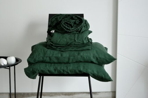 Immerse Yourself in Opulence Luxurious Dark Emerald Linen Sheet Set for Unparalleled Comfort and Style