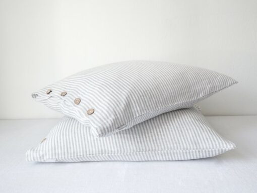 Cozy Linen Pillowcase with Coconut Buttons Elevate Your Sleep Sanctuary