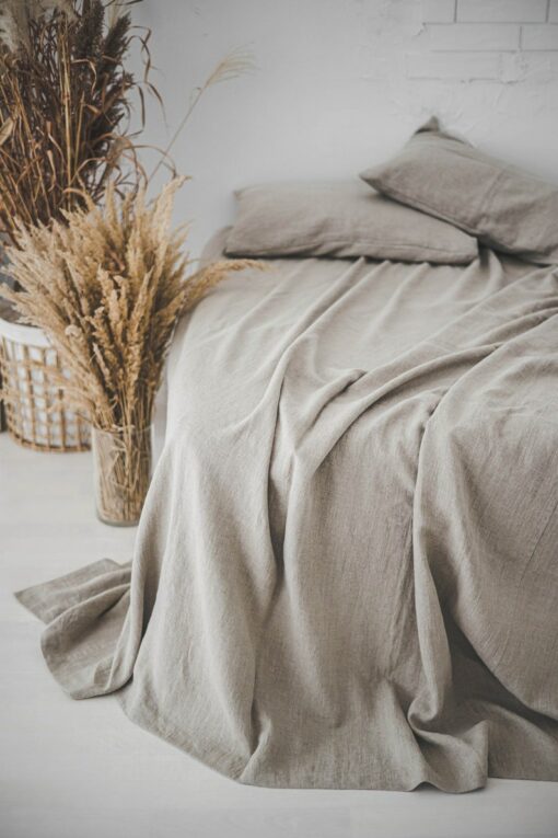 Undyed Linen Bedspread Rustic Charm for a Tranquil Night's Sleep