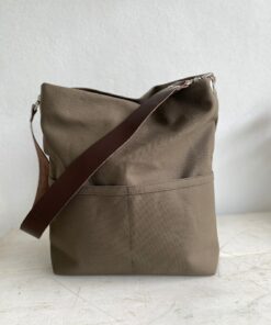 Versatile Canvas Tote Bag A Stylish and Practical Companion for Women