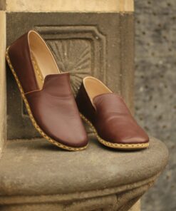 Grounding Shoes for Men Embrace Natural Movement with Wide Toe Box and Copper Rivets