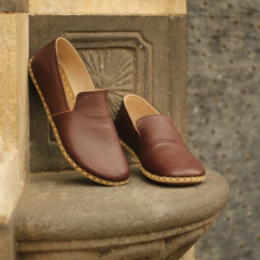 Grounding Shoes for Men Embrace Natural Movement with Wide Toe Box and Copper Rivets
