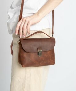 Exquisite Handmade Leather Crossbody Bag A Timeless Accessory for the Modern Woman