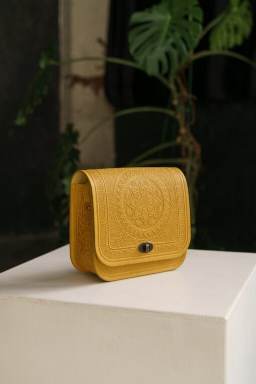 Exquisite Leather Shoulder Bag A Timeless Masterpiece for the Modern Woman