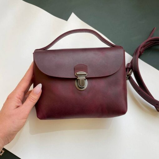 Exquisite Mini Leather Crossbody Bag A Timeless Accessory for the Modern Woman