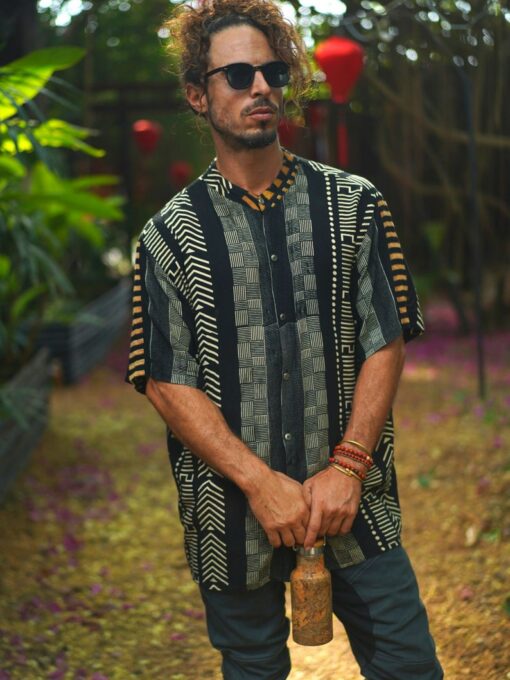 Geometric Print Button-Up Elevate Your Summer Wardrobe with Style and Comfort