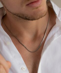 Caitlyn Minimalist Men's Bold Snake Chain Necklace Elevate Your Everyday Style