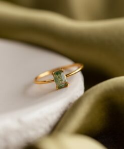Vintage Art Deco Agate Emerald Ring A Timeless Promise of Love