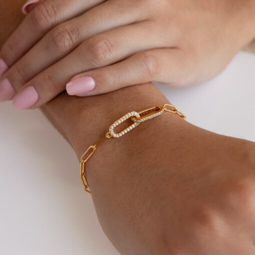 Caitlyn Minimalist Pave Diamond Linked Bracelet Elevate Your Style with Shimmering Elegance