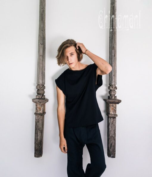 Organic Black T-shirt Eco-Conscious Festival Wear for Men