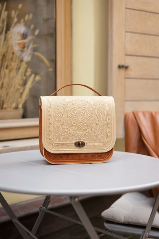 Exquisite Handmade Leather Tote A Timeless Gift for the Discerning Lady