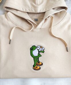 Embroidered Frog Hoodie A Hoppy and Floral Delight for Nature Enthusiasts