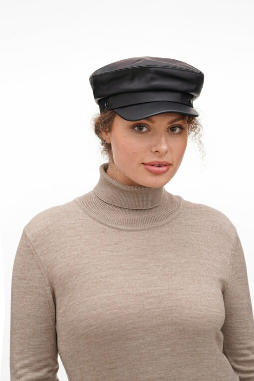 Stylish Faux Leather Baker Boy Cap Elevate Your Wardrobe with a Classic Touch