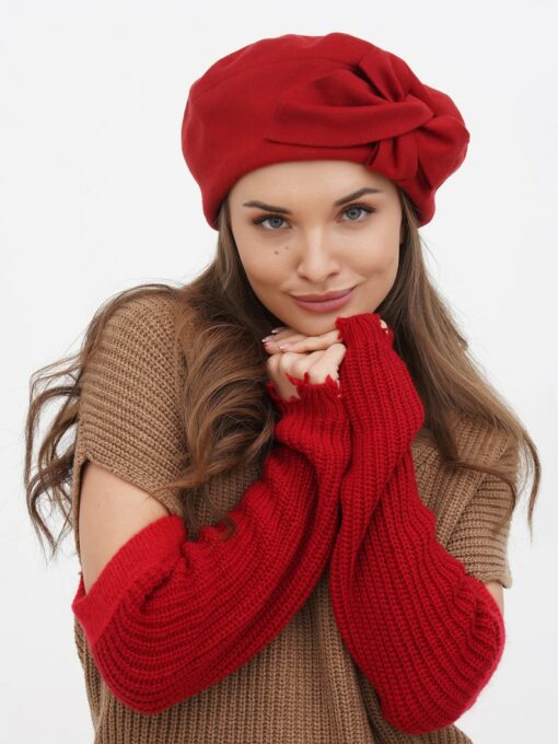 Ravishing Red French Wool Beret A Chic Winter Accessory for Fashion-Savvy Women