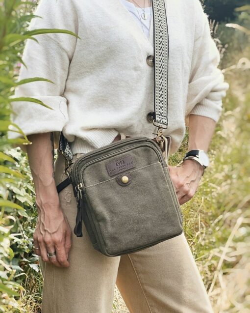 Foragers Canvas Bag Durable and Eco-Friendly Companion for Nature Enthusiasts