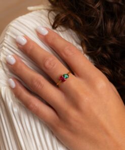 Captivating Emerald A Symphony of Green Radiance