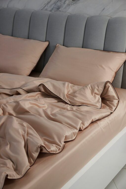 Indulge in Tranquil Slumber Beige Sateen Duvet Cover, 100% Cotton Luxury for a Restful Night