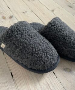 Cozy and Sustainable Eco-Friendly Merino Wool Slippers for Women and Men