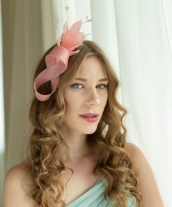 Exquisite Feather Fascinator Adorn Your Bridal Ensemble with Grace and Elegance