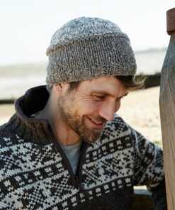 Cozy and Stylish Men's Hand-Knitted Salt and Pepper Beanie for Winter Warmth