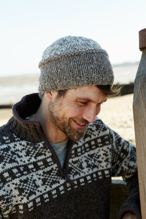 Cozy and Stylish Men's Hand-Knitted Salt and Pepper Beanie for Winter Warmth