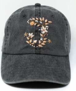 Embroidered Alphabet Letter Baseball Cap Personalized Floral Design for a Unique Gift