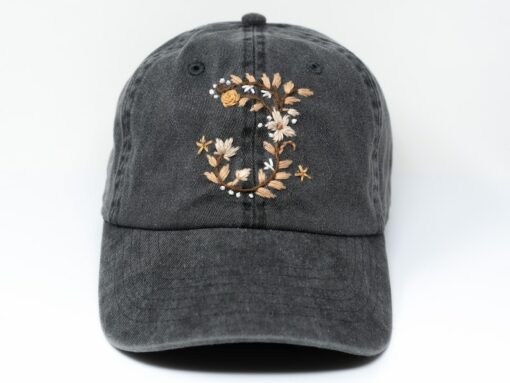 Embroidered Alphabet Letter Baseball Cap Personalized Floral Design for a Unique Gift