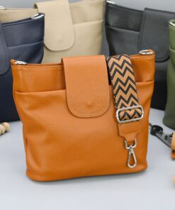 Versatile Leather Crossbody Bag Elevate Your Style with Interchangeable Straps