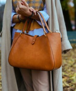 Exquisite Italian-Crafted Leather Handbag A Timeless Masterpiece for the Modern Woman