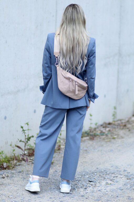 Maxi Leather Crossbody Bag Elevate Your Style with Versatility and Comfort