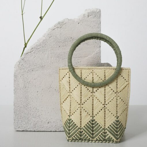 Ninlil Woven Raffia Ring Handle Handbag - Cream and Olive Elegance for Every Occasion