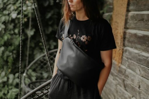 Versatile Vegan Leather Bum Bag Your Eco-Friendly Companion for Hands-Free Adventures