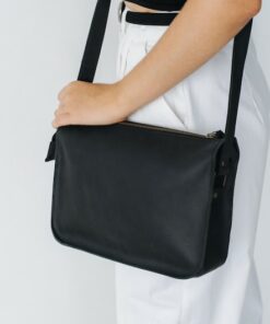 Timeless Black Leather Bag A Sophisticated Companion for Everyday Elegance