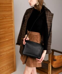 Timeless Black Leather Purse A Sophisticated Companion for Every Occasion