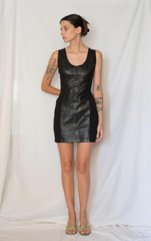 90s Nostalgia Sleek Black Leather Jacket