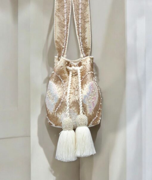 Best-Selling Wayuu Bucket Bag Handcrafted Colombian Crossbody Purse with Intricate White Cross Design